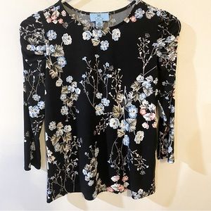 CeCe black floral top 3/4 length sleeves XXS